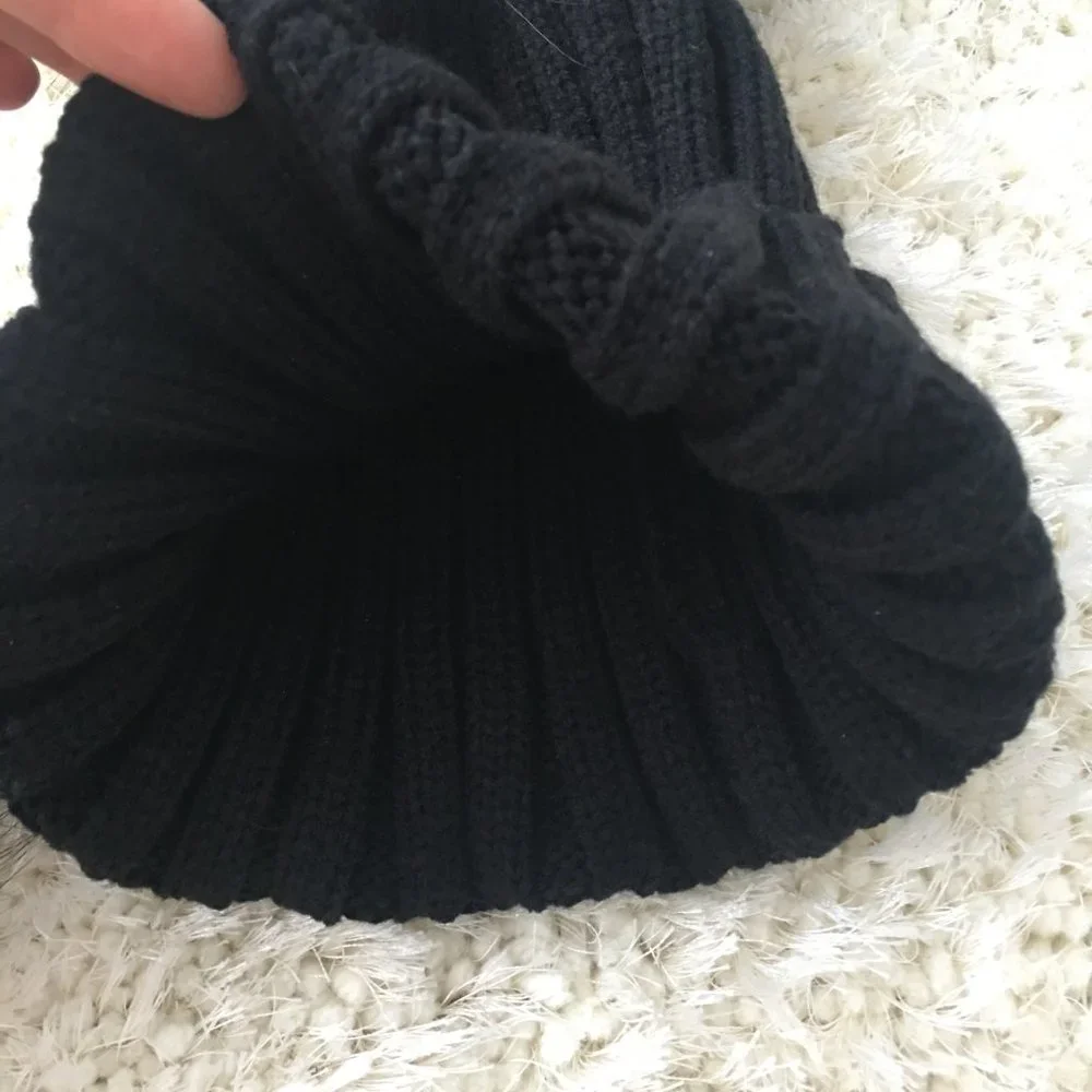 BLACK FUR POM BEANIE HAT - Picture 3 of 10